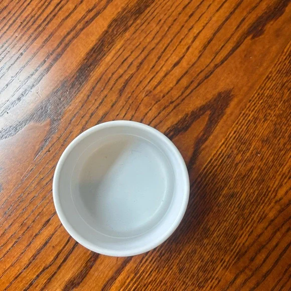 White Textured Ceramic Planter - Picture 3 of 6